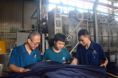 特整丙班氣流機(jī)組：三人七個(gè)機(jī)臺(tái)，班產(chǎn)三萬五